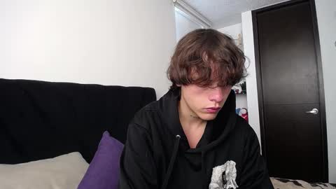 Snapshot of santii_rose chatting on March 8, 1:12 pm Santii online show from March 8, 1:12 pm