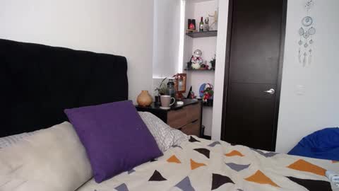 Snapshot of santii_rose chatting on February 4, 3:36 pm Santii online show from February 4, 3:36 pm