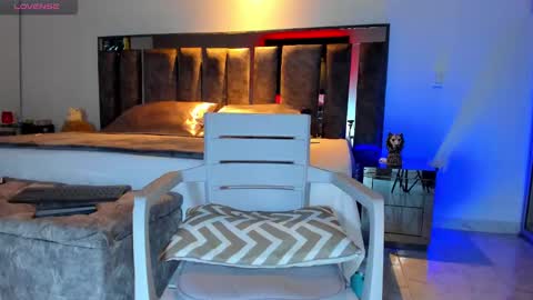 Santiago Seans online show from February 9, 2:17 am