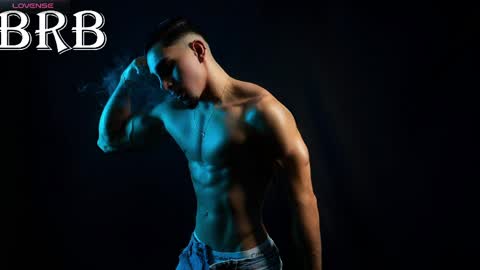 Santiago Seans online show from April 17, 1:25 pm