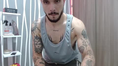 Snapshot of santti_torres chatting on October 29, 3:42 am Santy Torres online show from October 29, 3:42 am