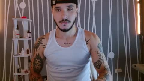 Snapshot of santti_torres chatting on February 25, 3:31 am Santy Torres online show from February 25, 3:31 am