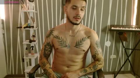 Snapshot of santti_torres chatting on January 22, 3:52 am Santy Torres online show from January 22, 3:52 am