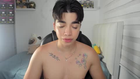 Mr. Santiago online show from February 8, 1:59 pm