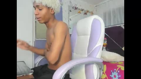 santy online show from November 11, 4:34 pm