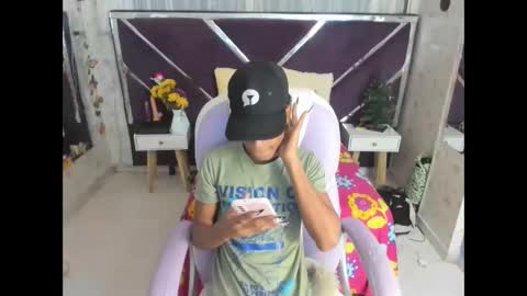 santy online show from November 18, 12:42 pm