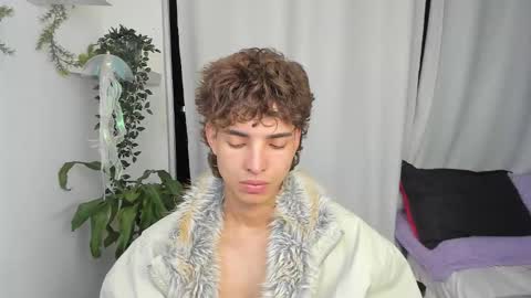 kitty online show from January 10, 1:00 am