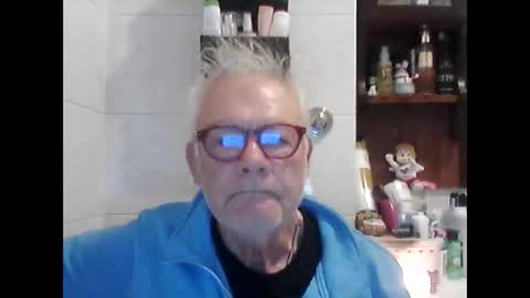 Snapshot of schizzodoro chatting on October 20, 3:54 am schizzodoro online show from October 20, 3:54 am