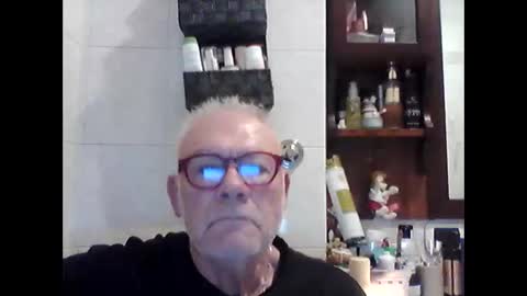 Snapshot of schizzodoro chatting on November 1, 3:43 am schizzodoro online show from November 1, 3:43 am