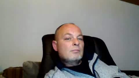 schnibschnab online show from October 12, 1:32 am