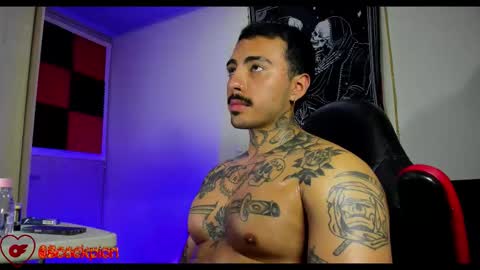 Alejandro help me to reach 200 thumps up online show from October 21, 8:50 am