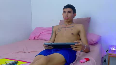 scook_gray online show from June 5, 6:52 am