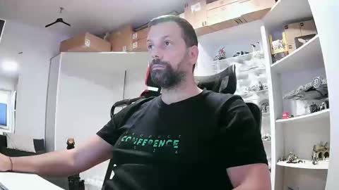 scorpion_cock online show from January 18, 2:30 pm