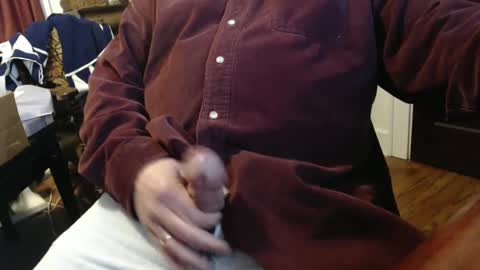 Snapshot of scottbearfun chatting on January 3, 3:27 am scottbearfun online show from January 3, 3:27 am