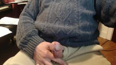 Snapshot of scottbearfun chatting on December 3, 8:50 pm scottbearfun online show from December 3, 8:50 pm