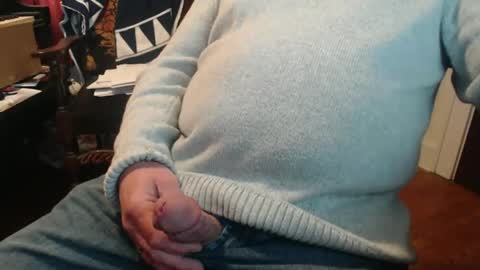 Snapshot of scottbearfun chatting on February 11, 4:02 pm scottbearfun online show from February 11, 4:02 pm