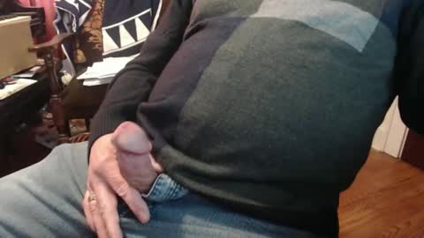 Snapshot of scottbearfun chatting on February 17, 3:31 pm scottbearfun online show from February 17, 3:31 pm