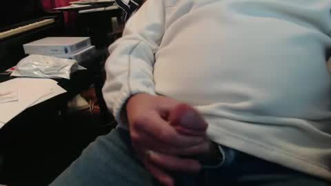 Snapshot of scottbearfun chatting on December 4, 4:05 pm scottbearfun online show from December 4, 4:05 pm