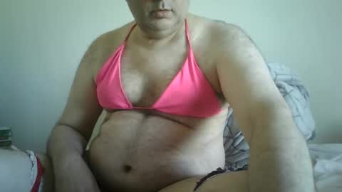 Snapshot of scottforfuhn chatting on October 18, 4:01 pm scottforfuhn online show from October 18, 4:01 pm