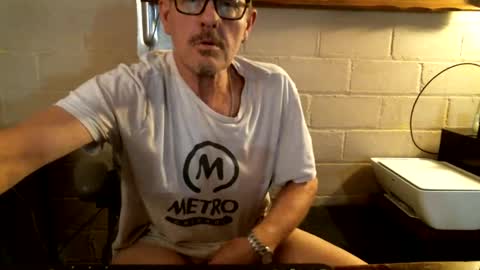 Snapshot of sdh69 chatting on October 25, 4:14 am eating pussy  sucking dick online show from October 25, 4:14 am