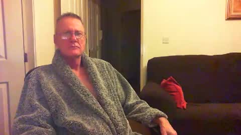 Snapshot of seakrait chatting on December 5, 7:16 am seakrait online show from December 5, 7:16 am