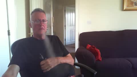 Snapshot of seakrait chatting on December 2, 10:06 am seakrait online show from December 2, 10:06 am