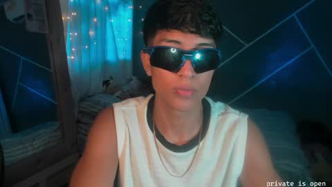 Sean Scoth online show from December 14, 9:46 pm