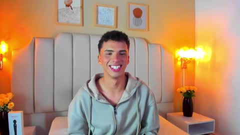 Snapshot of seantroyy chatting on October 28, 4:26 am Sean online show from October 28, 4:26 am