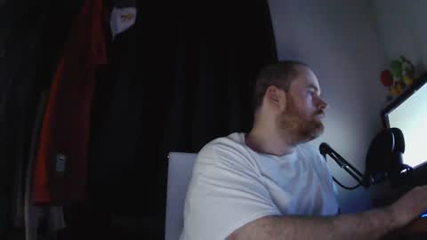 seanv26 online show from December 10, 3:41 am