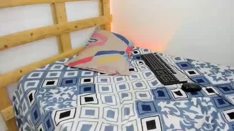 Snapshot of sebastian_0422 chatting on October 9, 3:06 pm sebastian 0422 online show from October 9, 3:06 pm