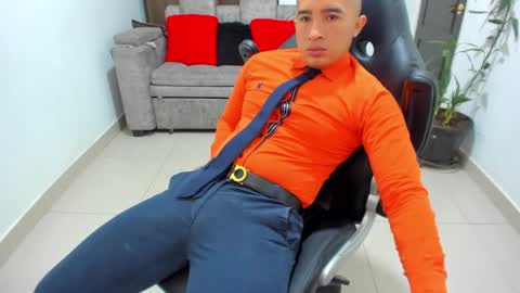 juan  sebastian online show from December 6, 3:55 pm