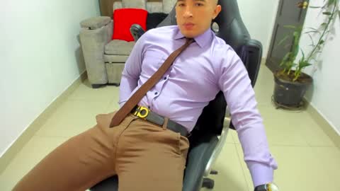 juan  sebastian online show from December 5, 4:01 pm