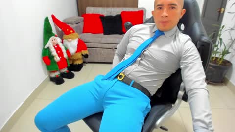 juan  sebastian online show from December 16, 4:27 pm