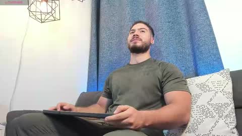 Instagram jeanpaulfit  online show from February 18, 10:58 pm