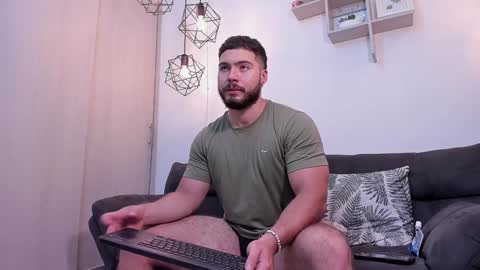 Instagram jeanpaulfit  online show from February 2, 10:49 pm