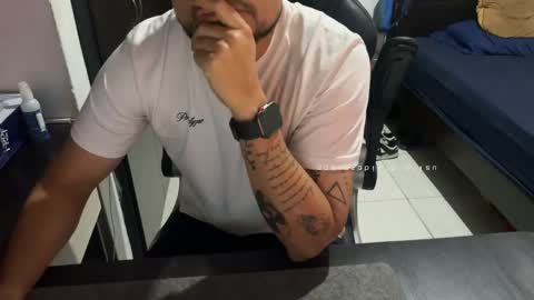 Snapshot of sebaz044 chatting on October 13, 4:51 am sebaz044 online show from October 13, 4:51 am