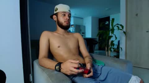 Snapshot of sebolaz chatting on September 9, 3:39 am ryan miller online show from September 9, 3:39 am