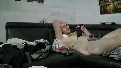 Snapshot of seeebi chatting on December 31, 6:05 am Sebastian online show from December 31, 6:05 am