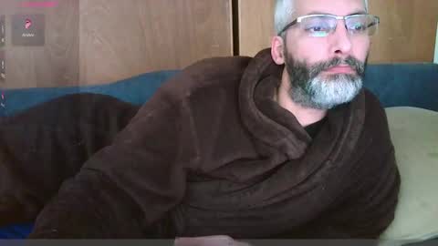 Snapshot of seewolf1000 chatting on December 21, 11:22 am seewolf1000 online show from December 21, 11:22 am