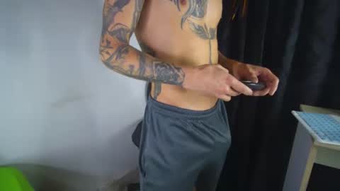 sem_alas online show from November 21, 4:33 am