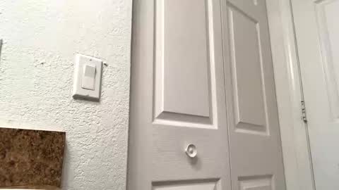 sencilloparati online show from November 26, 7:50 pm