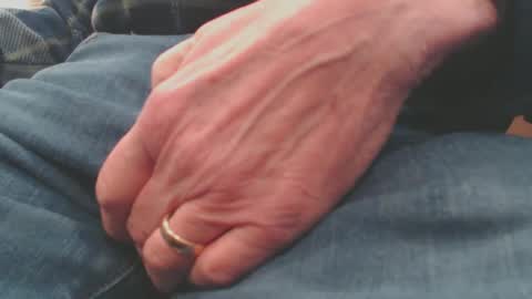 Snapshot of sensualgent69 chatting on January 10, 5:56 pm sensual online show from January 10, 5:56 pm