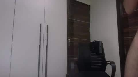 Sentient Being online show from November 25, 9:06 pm