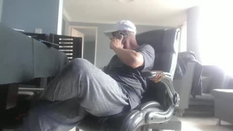 Snapshot of serioyhetero19 chatting on February 14, 5:25 pm hetero serio discreto online show from February 14, 5:25 pm