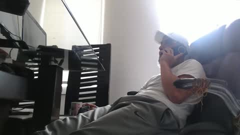 Snapshot of serioyhetero19 chatting on October 16, 6:27 pm hetero serio discreto online show from October 16, 6:27 pm