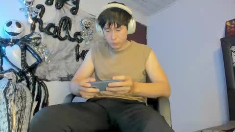 Snapshot of setsuna_10 chatting on October 29, 2:03 am david  online show from October 29, 2:03 am