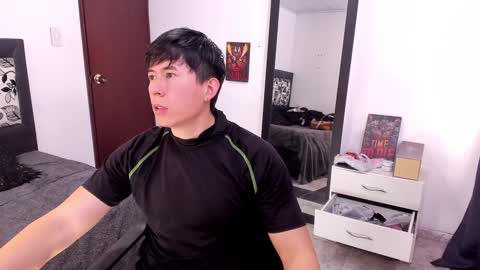 Snapshot of setsuna_10 chatting on February 6, 9:49 pm david  online show from February 6, 9:49 pm