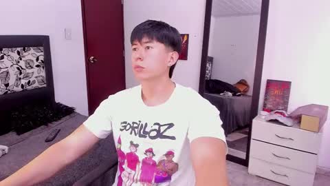 Snapshot of setsuna_10 chatting on March 3, 7:56 pm david  online show from March 3, 7:56 pm