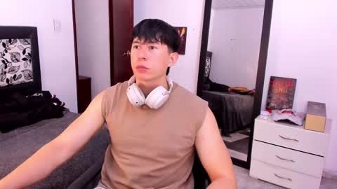 Snapshot of setsuna_10 chatting on March 6, 7:43 pm david  online show from March 6, 7:43 pm