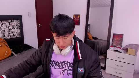 Snapshot of setsuna_10 chatting on March 4, 8:05 pm david  online show from March 4, 8:05 pm